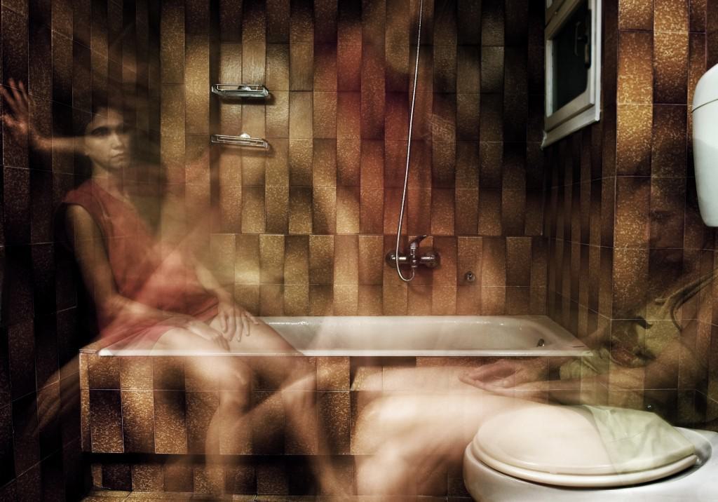 Loula Bathroom Session photo by © Karol Jarek   (4)